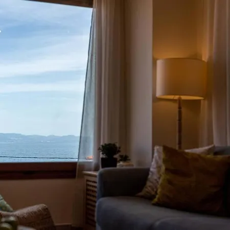 Assimina's Luxury House With View Feriehus