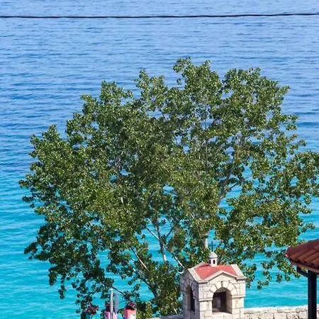 Feriehus Assimina's Luxury House With View *